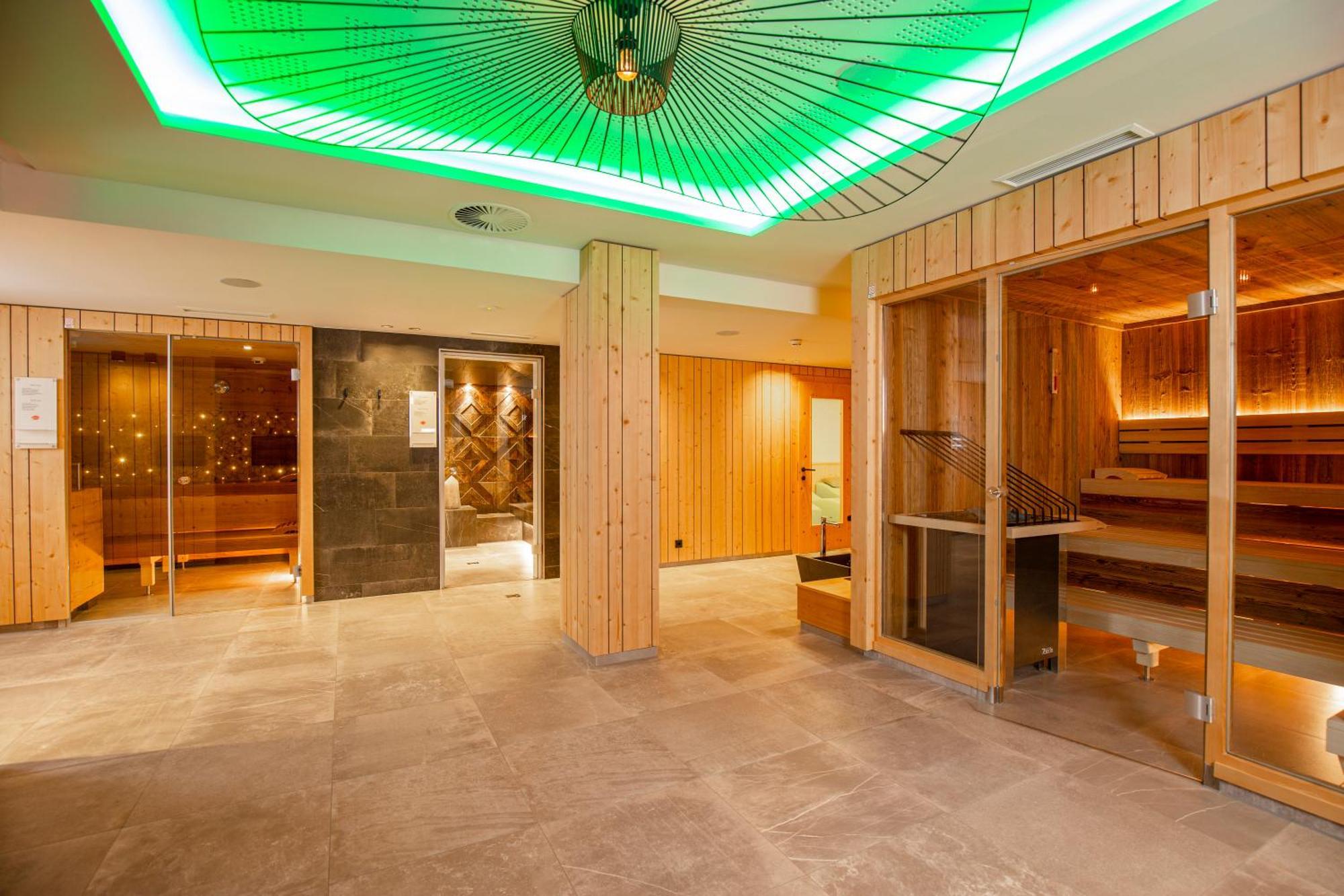 Natur- & Wanderhotel Tuxertal Eksteriør bilde