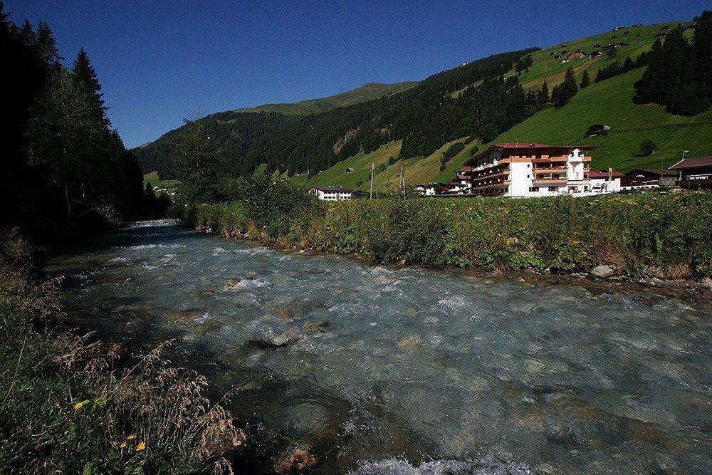 Natur- & Wanderhotel Tuxertal Eksteriør bilde