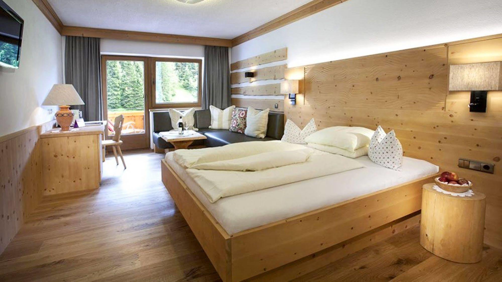 Natur- & Wanderhotel Tuxertal Eksteriør bilde