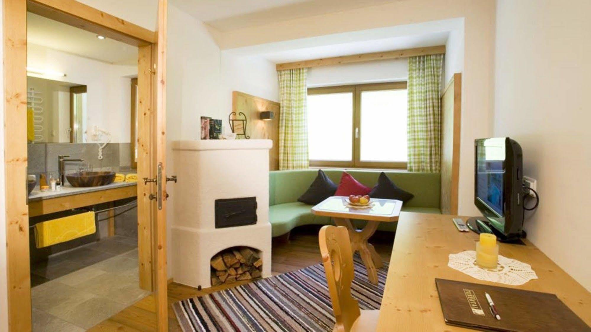 Natur- & Wanderhotel Tuxertal Eksteriør bilde