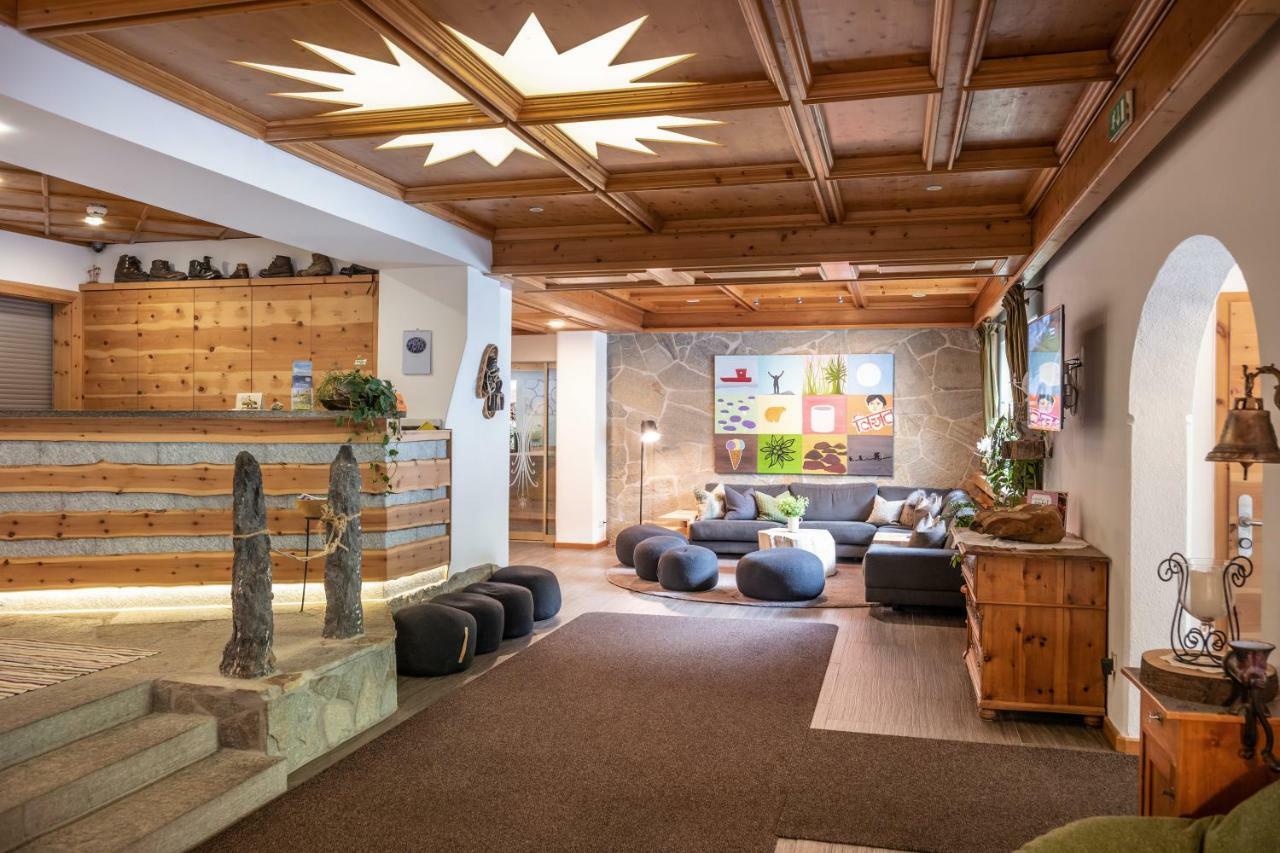 Natur- & Wanderhotel Tuxertal Eksteriør bilde