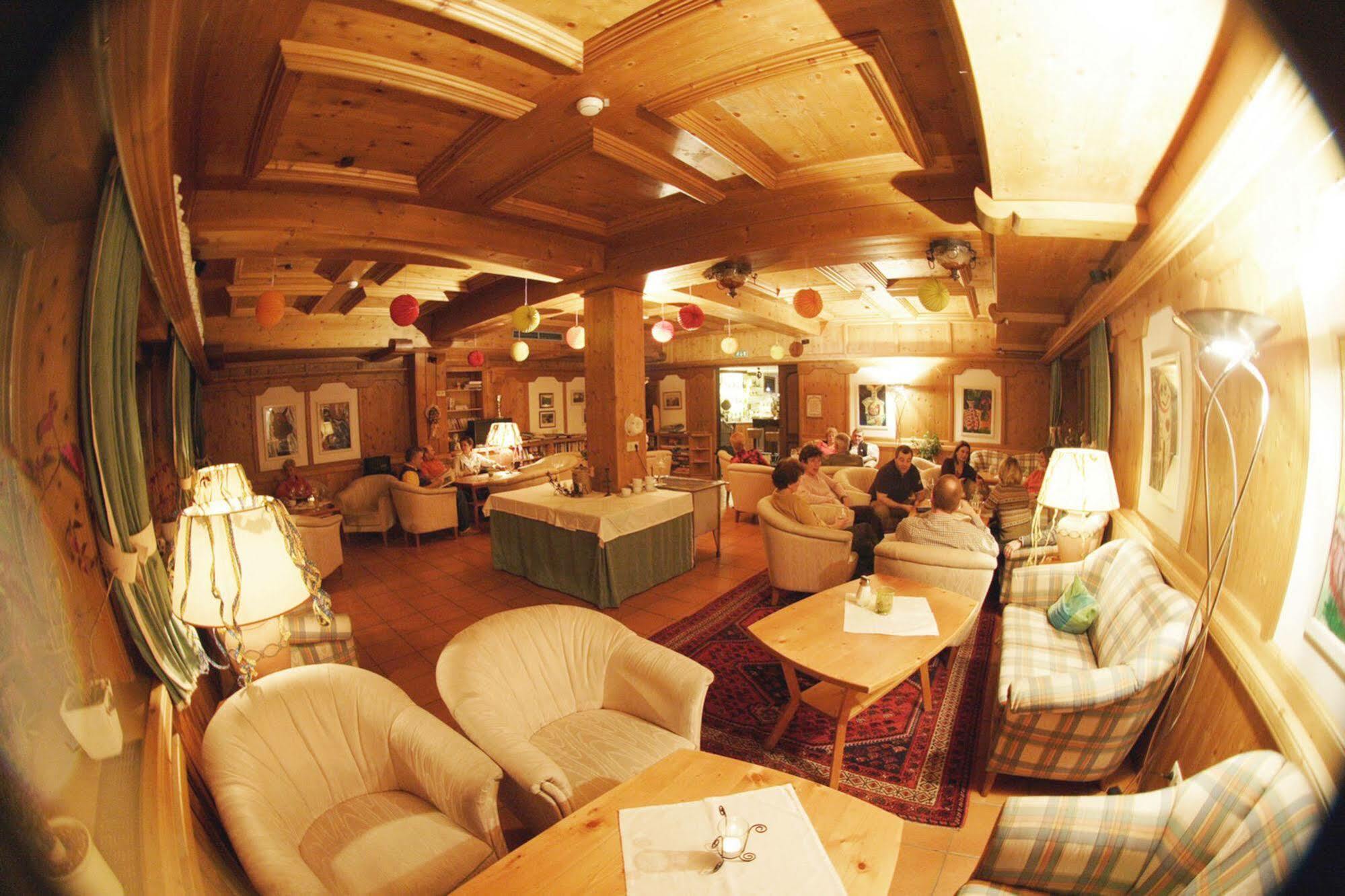 Natur- & Wanderhotel Tuxertal Eksteriør bilde